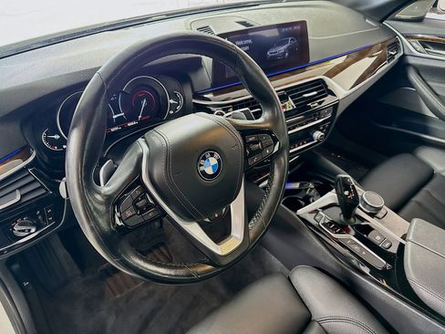 Used 2019 BMW 530e xDrive w/ Convenience Package image 13