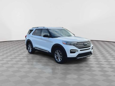 Used 2022 Ford Explorer Limited AWD/4WD image 2