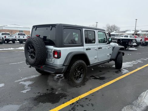 Used 2024 Jeep Wrangler Willys image 7
