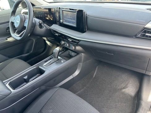 Used 2025 Nissan Kicks S FWD image 9
