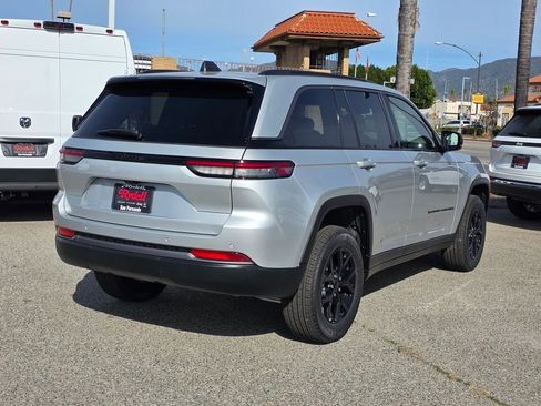 New 2026 Jeep Grand Cherokee Altitude RWD image 4