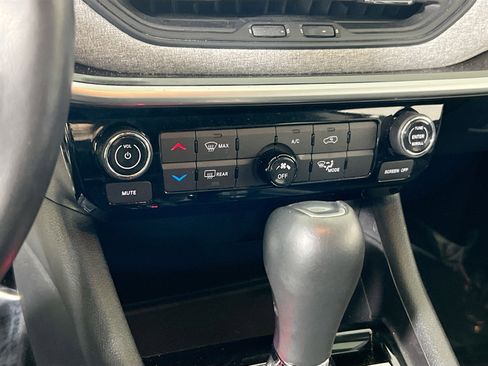 Used 2022 Jeep Compass Latitude image 15