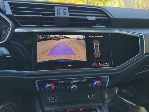 Used 2025 Audi Q3 2.0T Premium w/ Convenience Package image 25