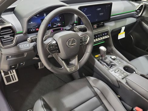 New 2026 Lexus IS 350 F Sport RWD image 9