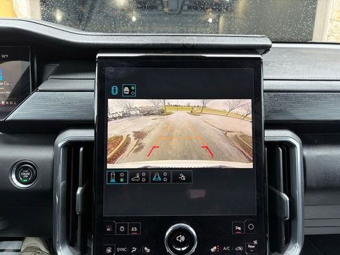 Used 2025 GMC Acadia Elevation image 41