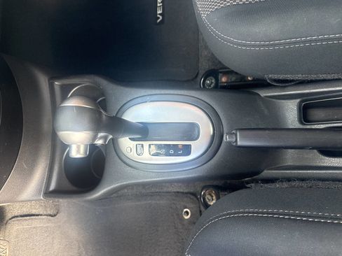 Used 2016 Nissan Versa SV image 6