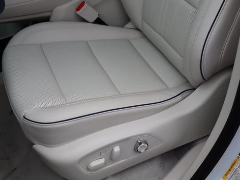 New 2026 Buick Enclave Avenir w/ Super Cruise Package image 11