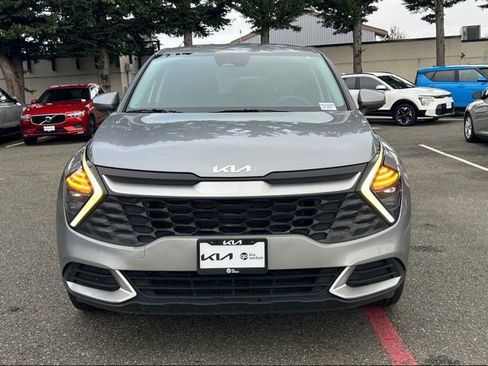 Certified 2024 Kia Sportage LX image 4
