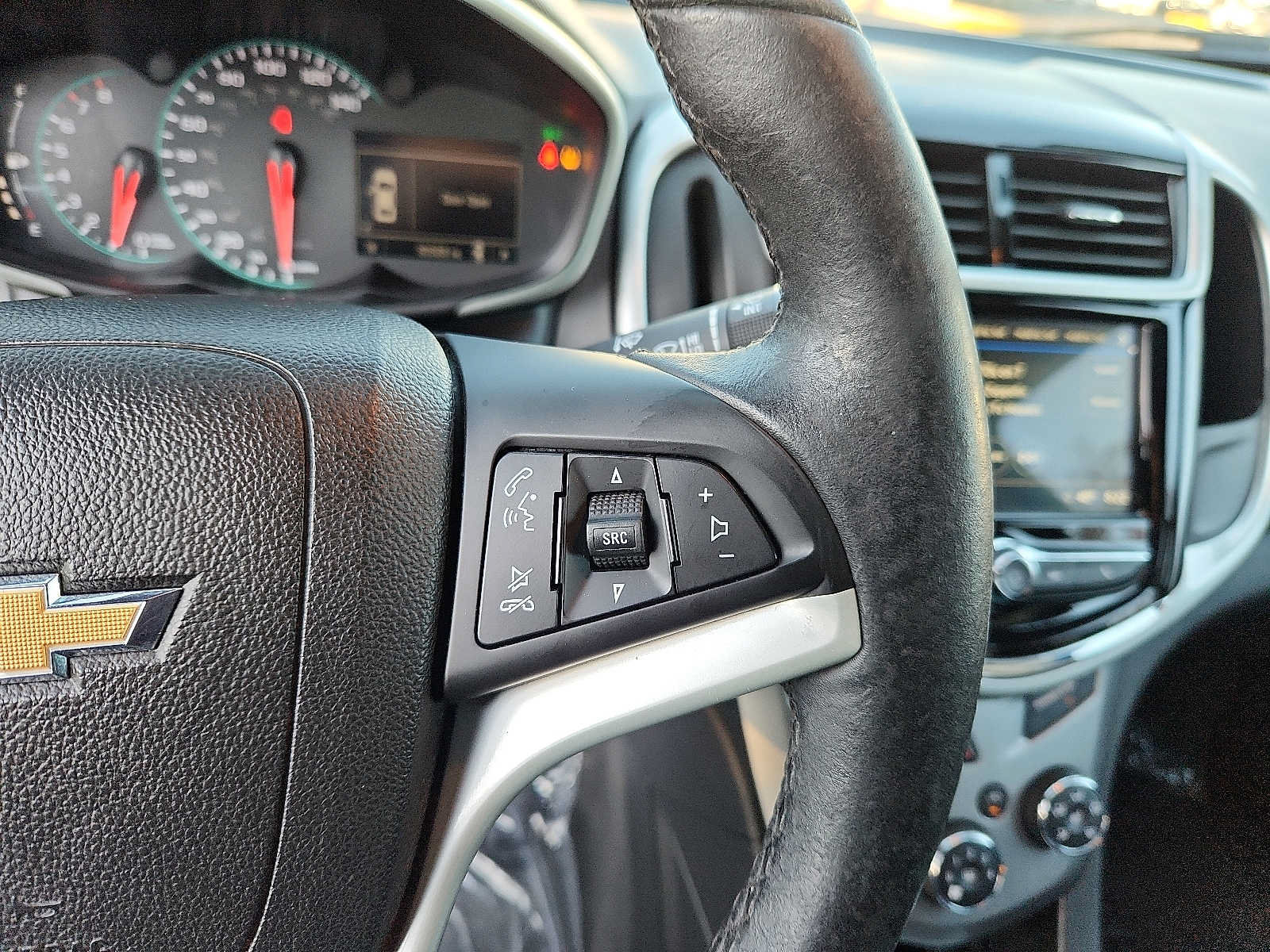 Used 2018 Chevrolet Sonic Premier FWD image 21