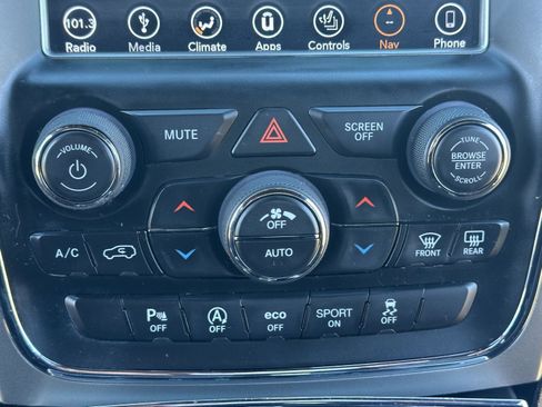 Used 2018 Jeep Grand Cherokee Altitude image 14