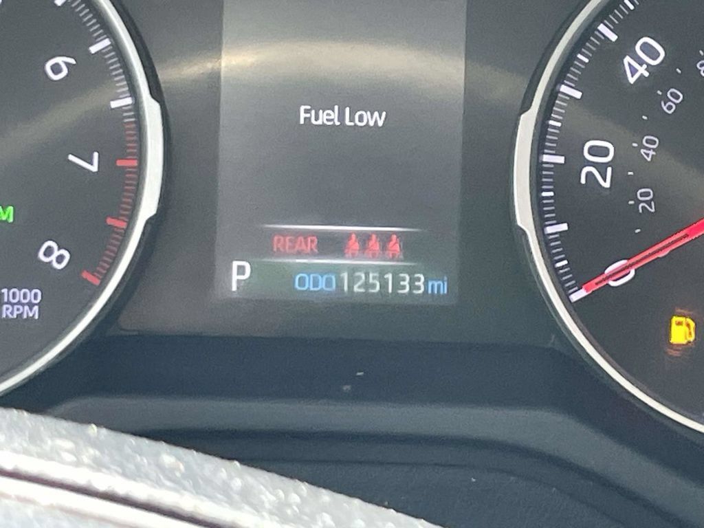 Used 2021 Toyota RAV4 XLE FWD image 21