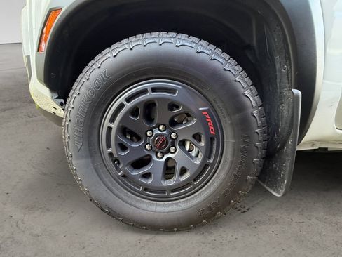 Used 2025 Nissan Frontier PRO-4X AWD/4WD image 14