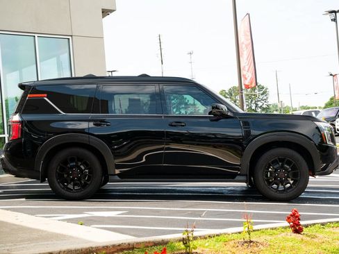 Used 2025 Nissan Armada PRO-4X AWD/4WD image 9
