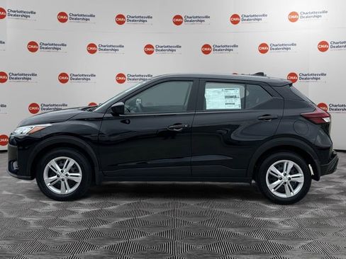 New 2025 Nissan Kicks Play S image 2