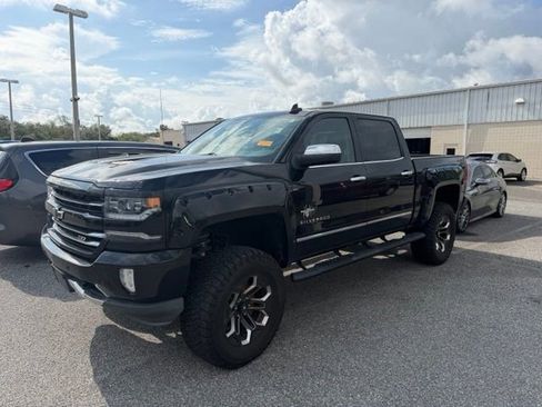 Used 2018 Chevrolet Silverado 1500 LTZ Z71 w/ LTZ Plus Package AWD/4WD image 6
