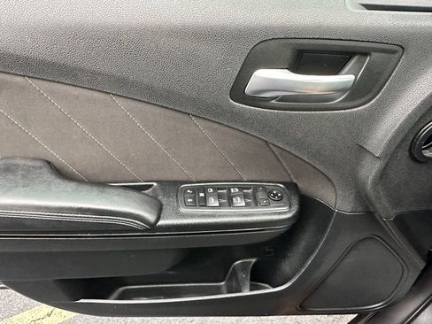 Used 2020 Dodge Charger SXT w/ Blacktop Package image 11