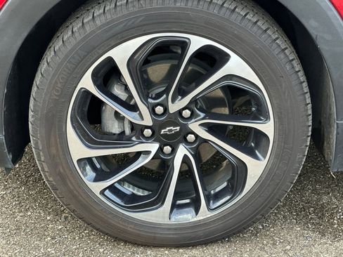 Used 2022 Chevrolet Bolt EUV Premier w/ Sun & Sound Package image 45