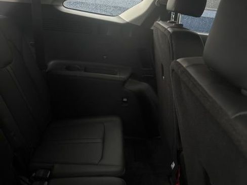 Used 2023 Kia Sorento EX w/ Panoramic Sunroof Package FWD image 4