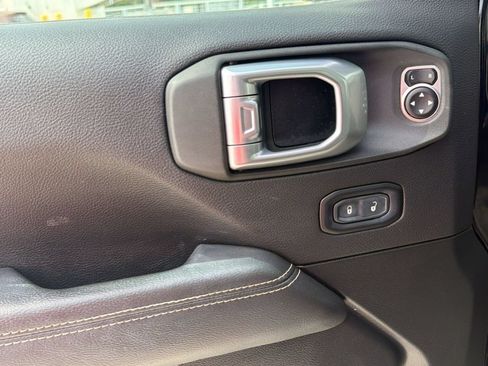 Used 2020 Jeep Wrangler Unlimited Sahara AWD/4WD image 22