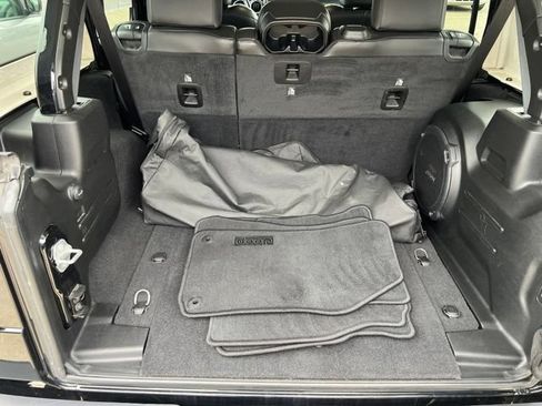 Used 2021 Jeep Wrangler Unlimited Sahara w/ Uconnect 4C Nav & Sound Group AWD/4WD image 12