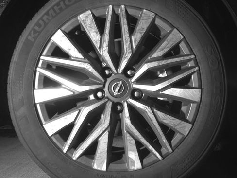 Used 2025 Nissan Altima 2.5 SV image 13