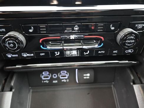 New 2025 Jeep Grand Cherokee Laredo X w/ Luxury Tech Group I image 3