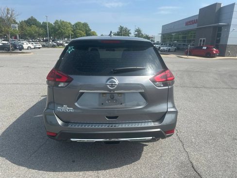 Used 2018 Nissan Rogue S FWD image 6