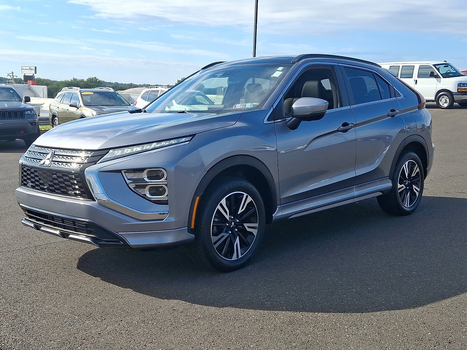 Used 2024 Mitsubishi Eclipse Cross SEL AWD/4WD image 3