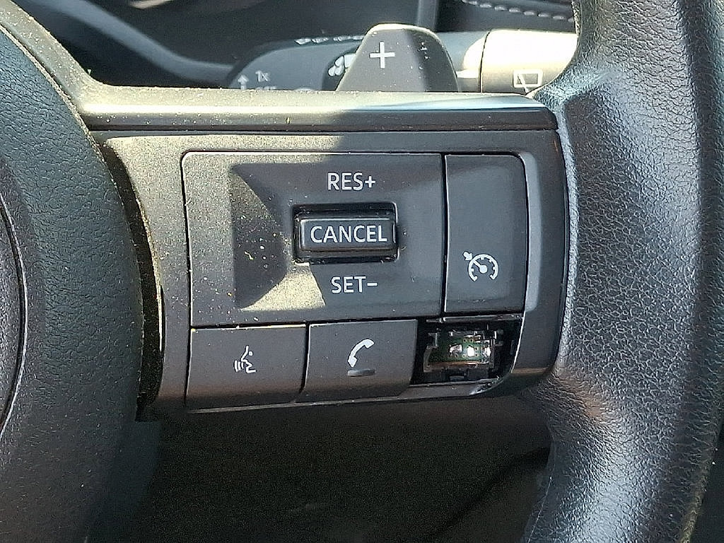 Used 2024 Nissan Rogue S AWD/4WD image 22