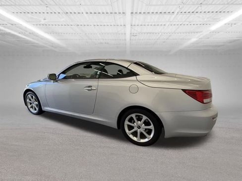 Used 2011 Lexus IS 250C w/ Luxury Pkg RWD image 3