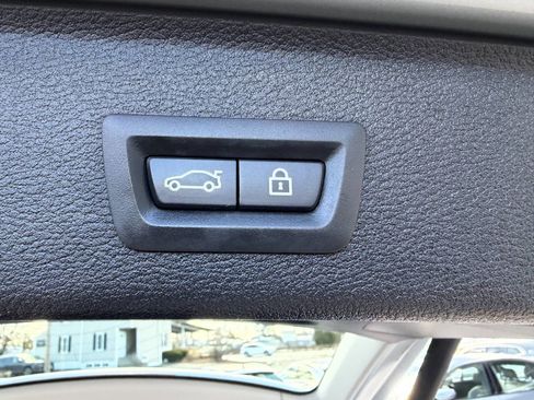 Used 2017 BMW X3 xDrive28i image 8