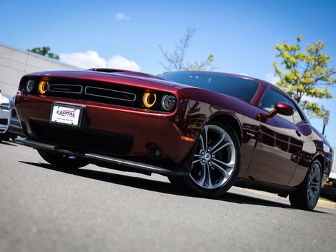 Used 2020 Dodge Challenger R/T RWD image 9