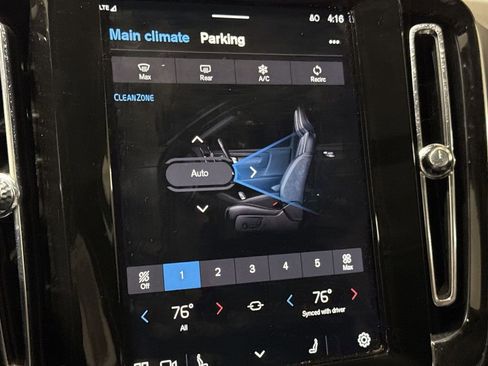 Used 2024 Volvo XC40 B5 Plus image 15