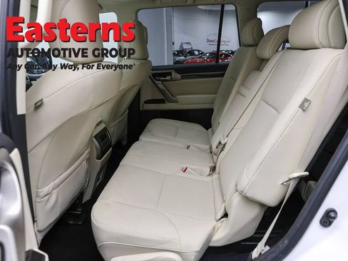 Used 2020 Lexus GX 460 Premium w/ Premium Package AWD/4WD image 25