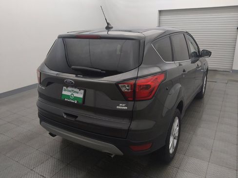 Used 2019 Ford Escape SE FWD image 7