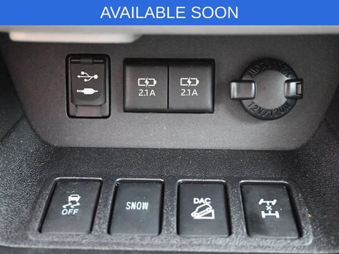 Used 2018 Toyota Highlander Limited AWD/4WD image 25