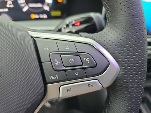 New 2026 Volkswagen Tiguan SE R-Line AWD/4WD image 18