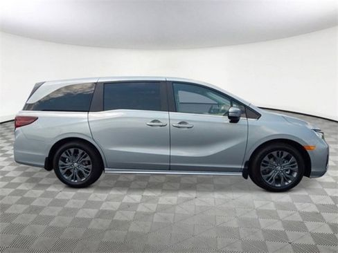 New 2026 Honda Odyssey Touring image 2