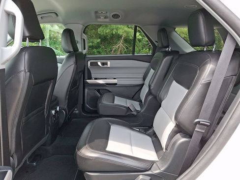 Used 2023 Ford Explorer XLT w/ Equipment Group 202A AWD/4WD image 11