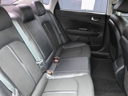 Used 2019 Kia Optima S image 26