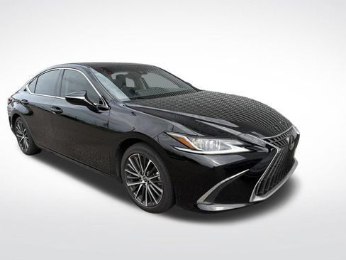 Used 2024 Lexus ES 300h w/ Premium Package FWD image 3