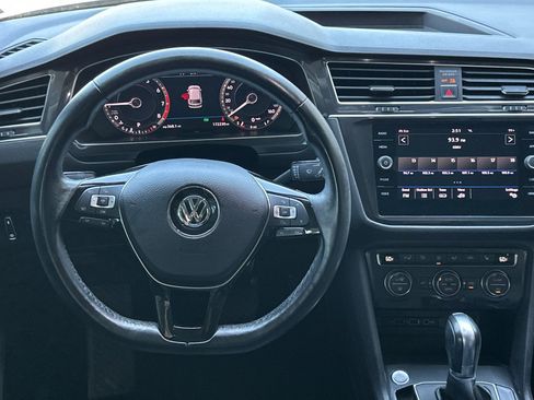 Used 2018 Volkswagen Tiguan SEL Premium AWD/4WD image 14