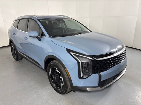 New 2026 Kia Sportage EX AWD/4WD image 2
