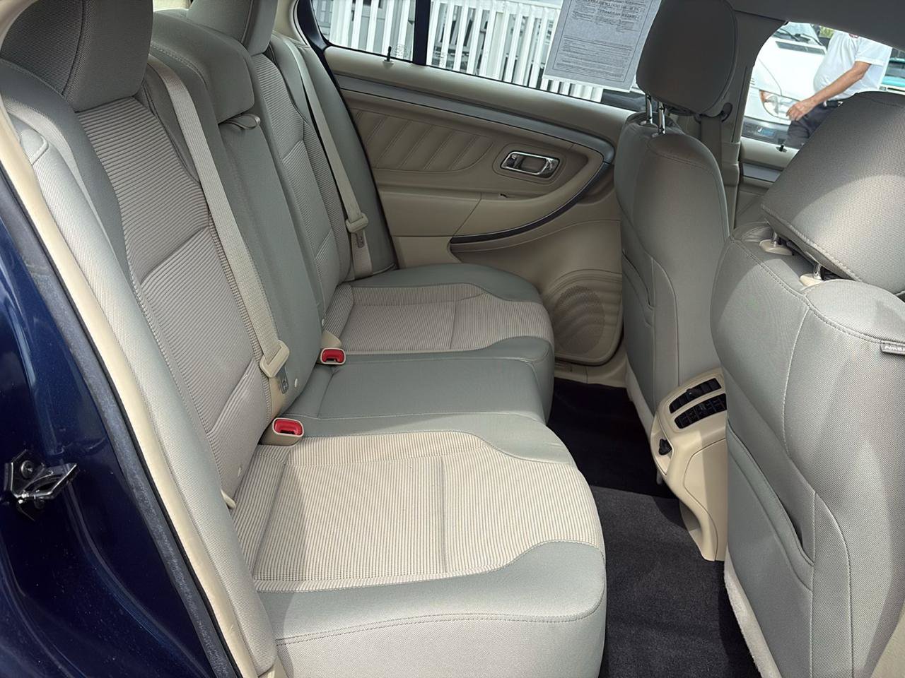 Used 2017 Ford Taurus SEL FWD image 16