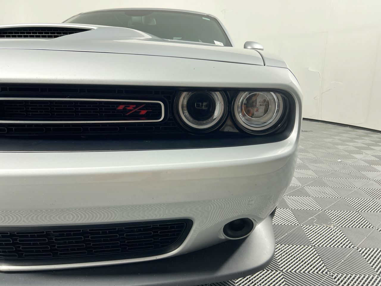 Used 2023 Dodge Challenger R/T RWD image 9