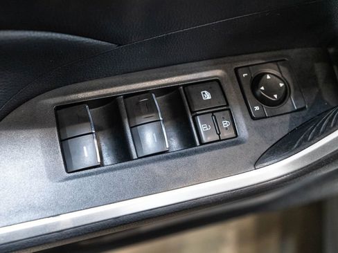 Used 2021 Toyota RAV4 XLE Premium AWD/4WD image 21