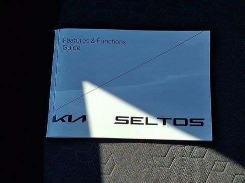 Used 2024 Kia Seltos S AWD/4WD image 25