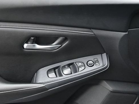 Used 2024 Nissan Sentra SV FWD image 13