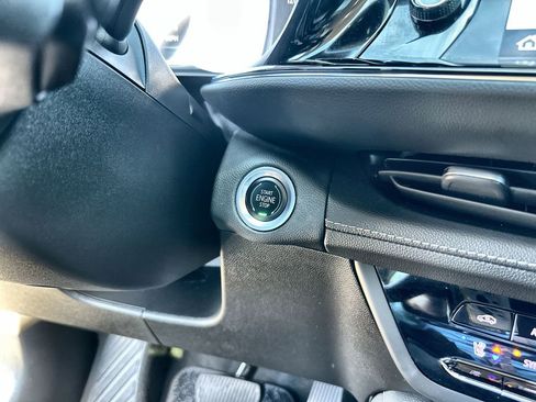 Certified 2023 Buick Envision Avenir image 9