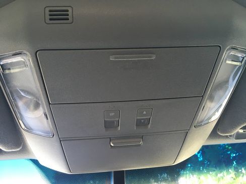 Used 2010 Toyota Tundra Limited AWD/4WD image 17